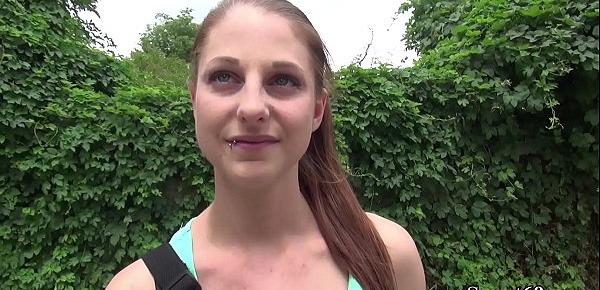  German Scout - Pia (18) bei Street Casting Anal gefickt